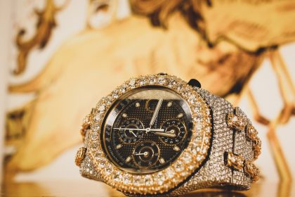 Orologi di lusso con diamanti: ecco alcuni esemplari da urlo